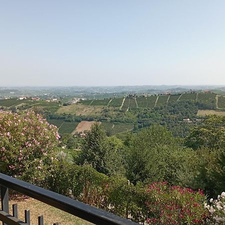 Casa Vacanza Il Colle Del Vento Calosso Luaran gambar