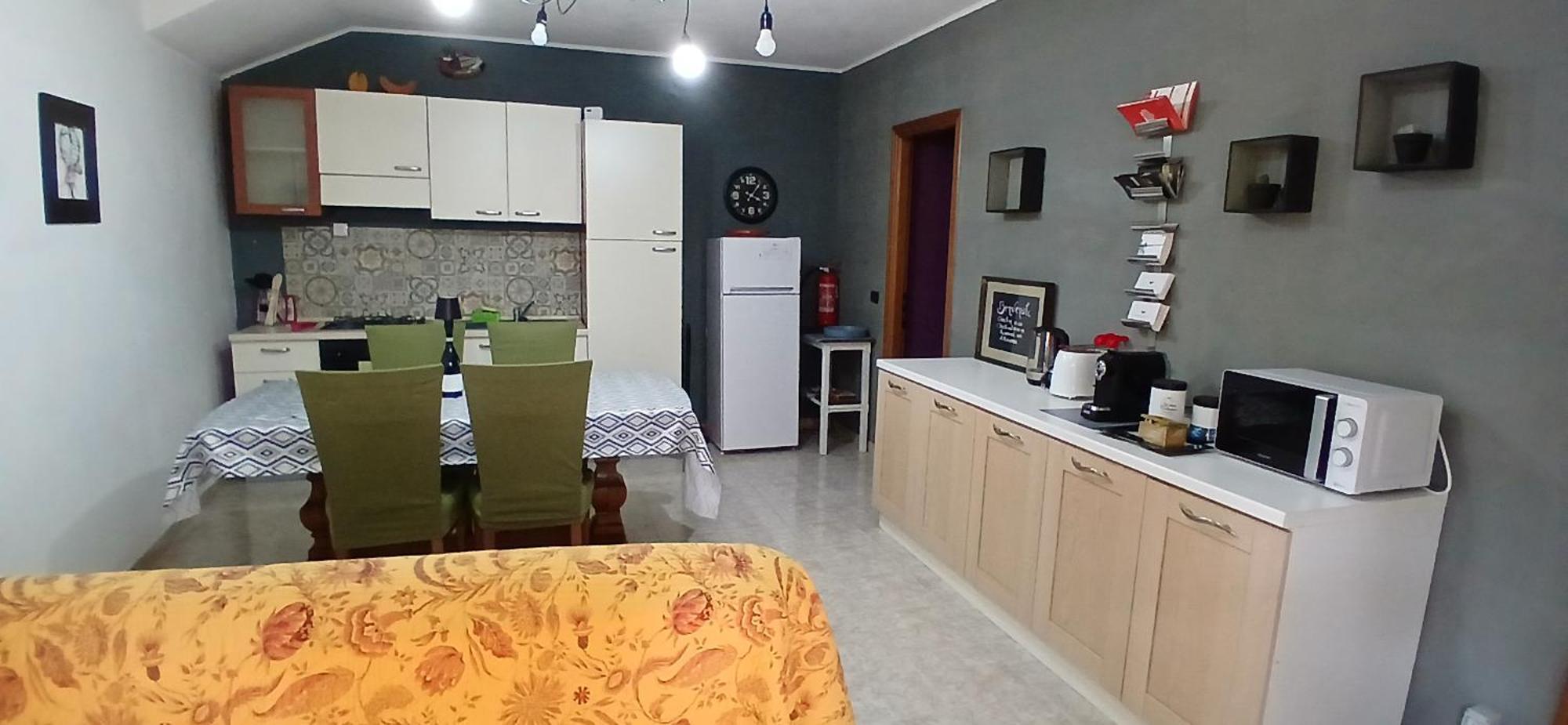 Casa Vacanza Il Colle Del Vento Calosso Luaran gambar