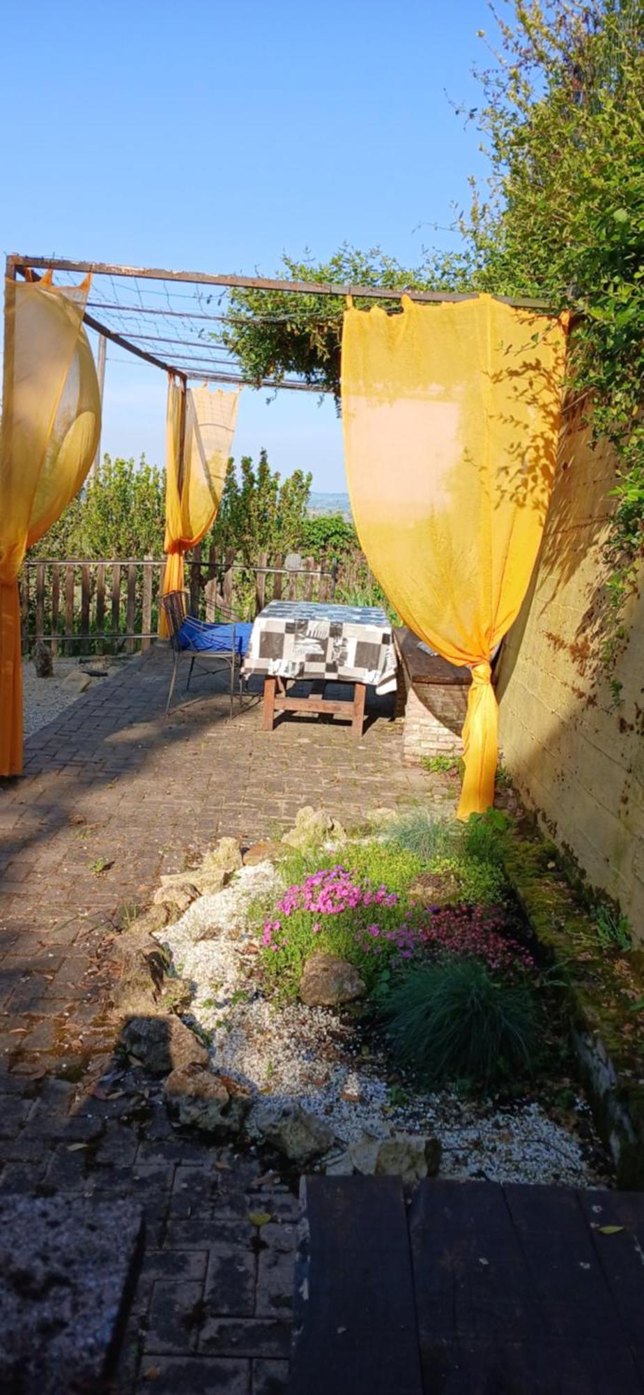Casa Vacanza Il Colle Del Vento Calosso Luaran gambar