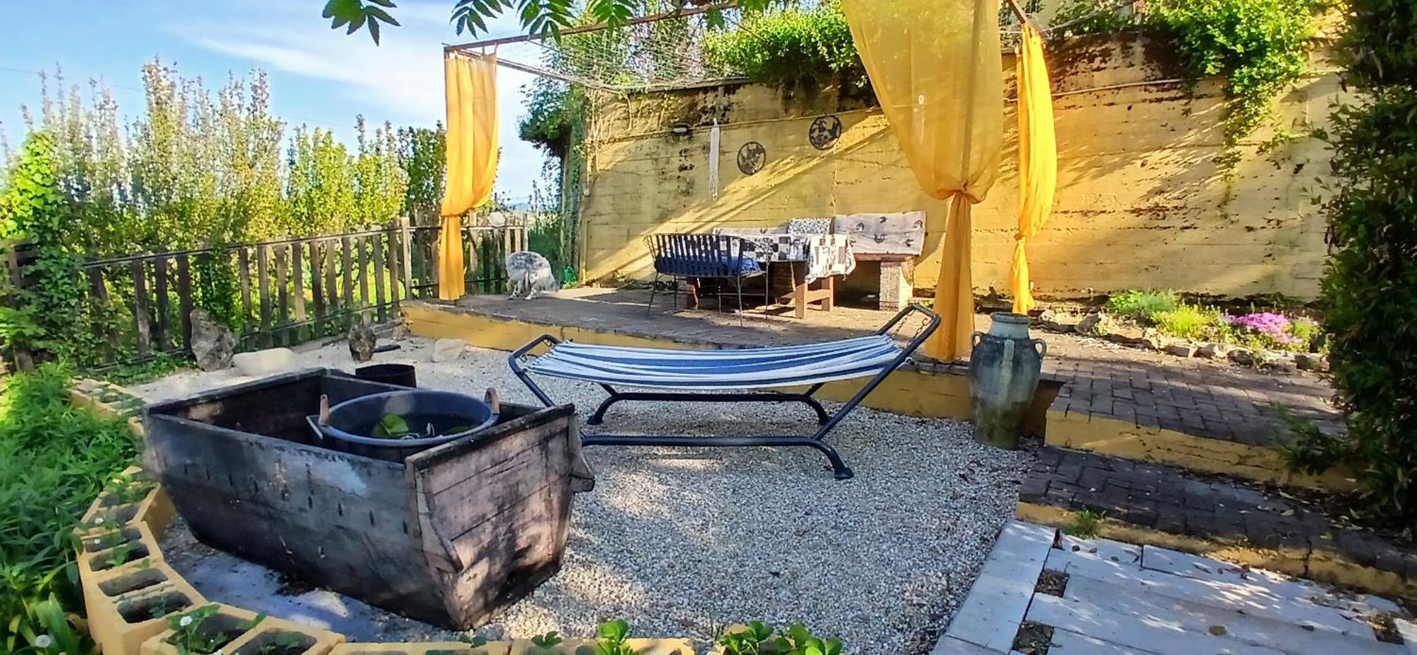Casa Vacanza Il Colle Del Vento Calosso Luaran gambar